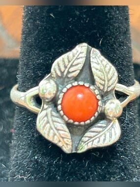 Vintage native coral and sterling tested ring